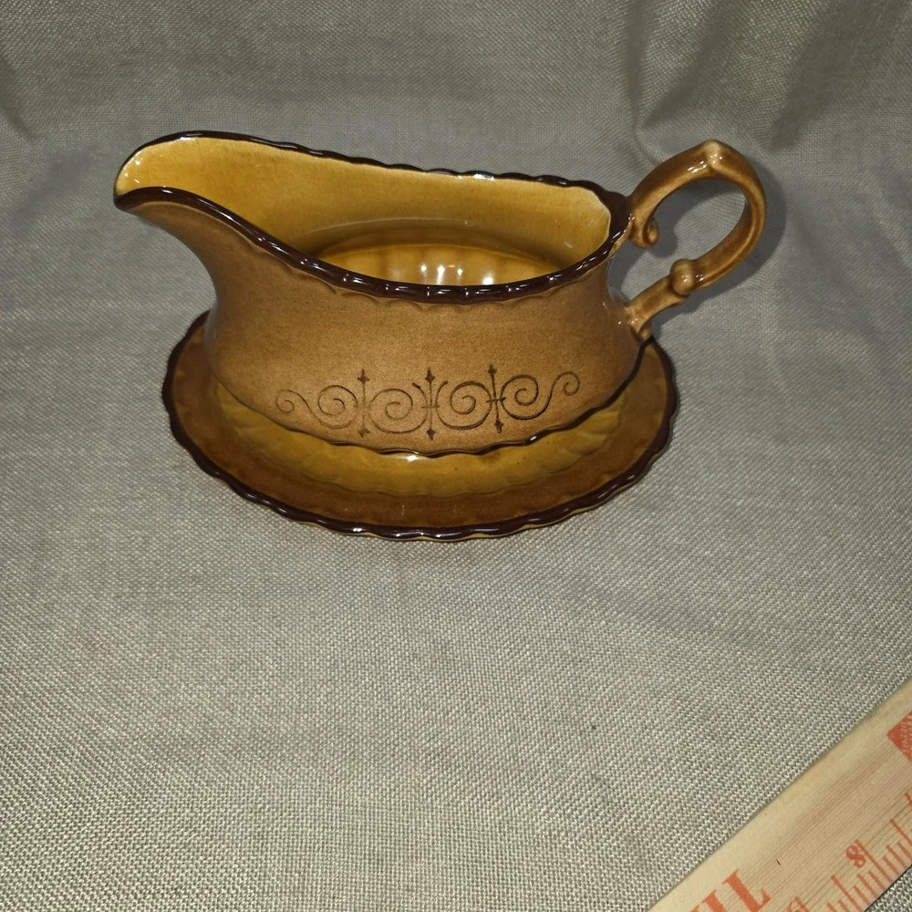Metlox Poppytrail Vernonware Gravy Boat Built-In Underplate 7.75 x 4.5 In